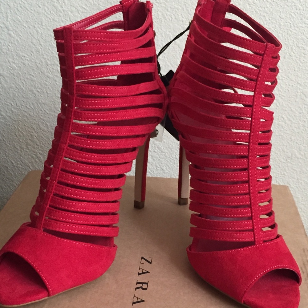 Blogger Fave! BNWT Stunning Strappy Red Zara Heels!